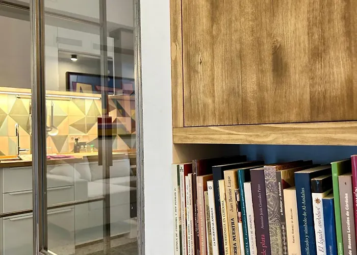 Junto A La Mezquita Y El Guadalquivir アパート コルドバ