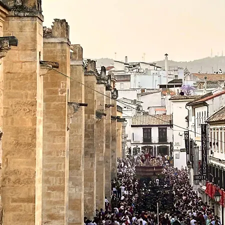 Junto A La Mezquita Y El Guadalquivir شقة قرطبة